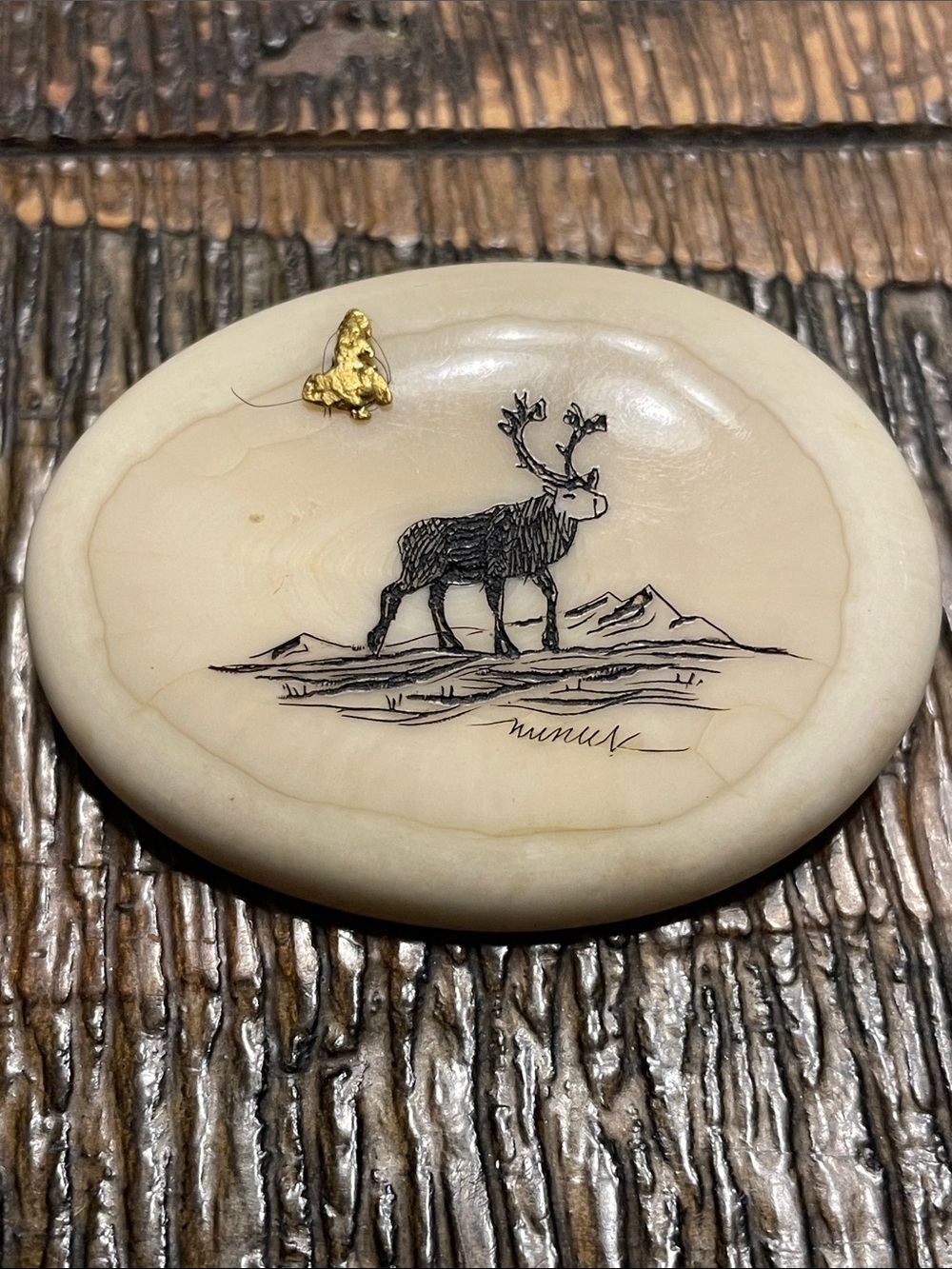 Vintage Alaskan Style
Scrimshaw Caribou
Brooch Pin Signed
Nuguruk